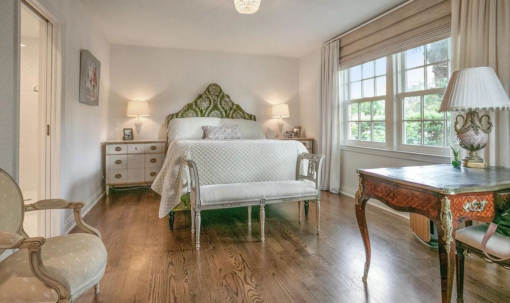 6222&6232 San Jose Boulevard W, Jacksonville, Florida, is the most gorgeous 3 story all brick riverfront estate home. It is rare to find a home on market with more than 3 acres situated on a high bluff lot spanning 190' of St Johns River frontage.