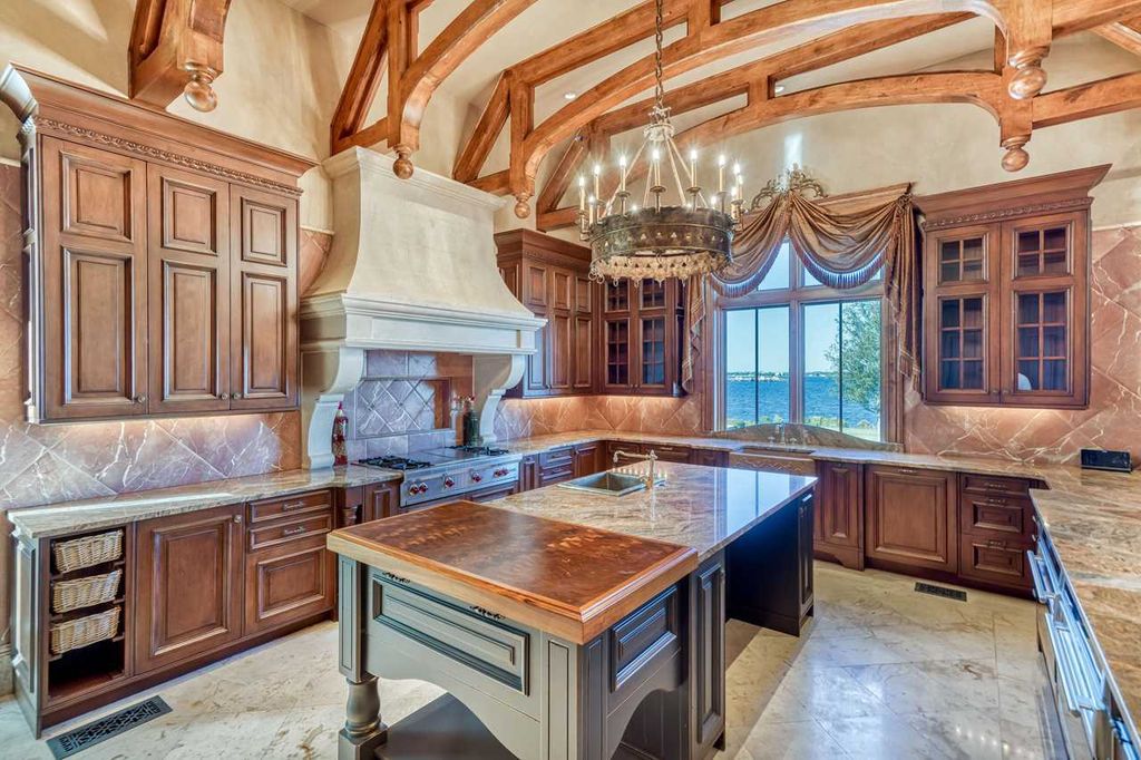 3730 Preserve Bay Boulevard, Panama City Beach, Florida, is built with Authentic Italian Design along the shores of the mesmerizing West Bay waters on the Northwest Florida Gulf Coast. Inspired by the classic Palladian villas of the Veneto in Italy, the Villa Chimera evokes an imperial aura.
