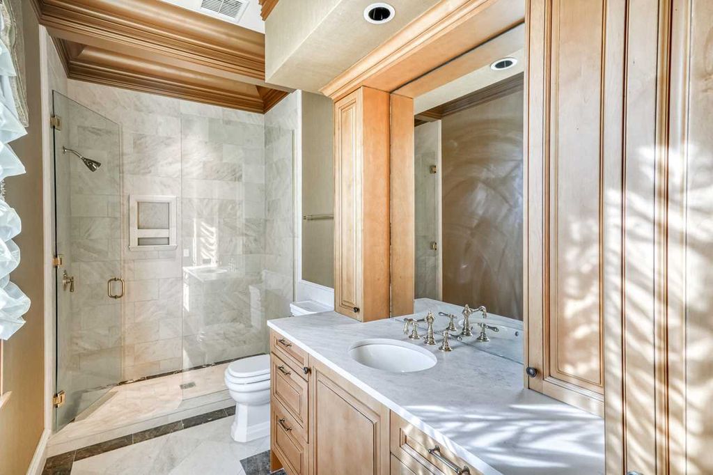 3730 Preserve Bay Boulevard, Panama City Beach, Florida, is built with Authentic Italian Design along the shores of the mesmerizing West Bay waters on the Northwest Florida Gulf Coast. Inspired by the classic Palladian villas of the Veneto in Italy, the Villa Chimera evokes an imperial aura.