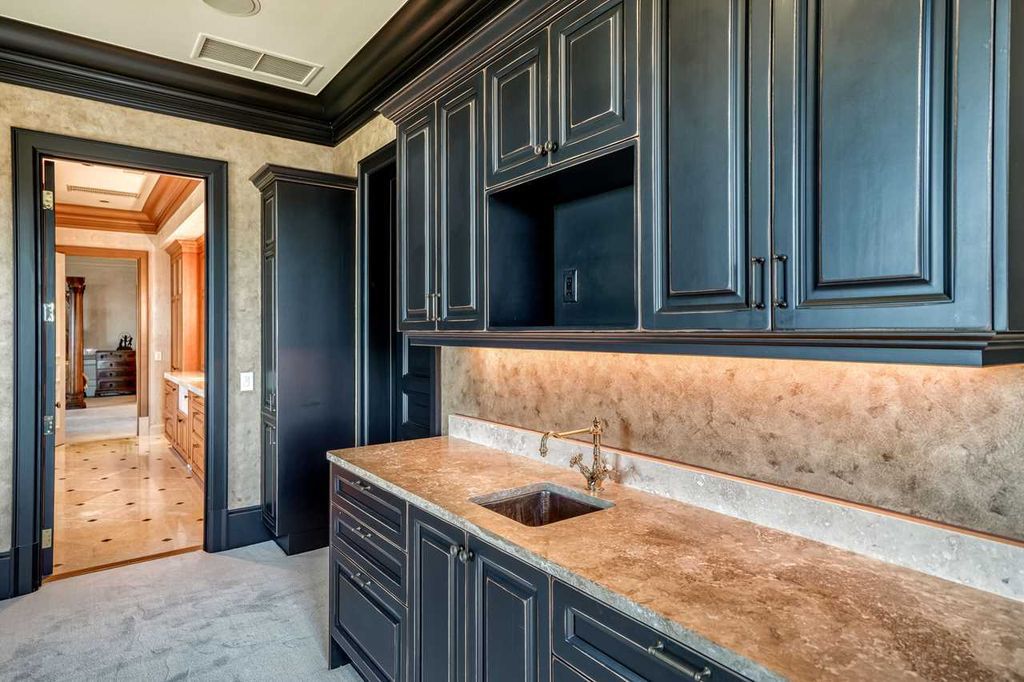 3730 Preserve Bay Boulevard, Panama City Beach, Florida, is built with Authentic Italian Design along the shores of the mesmerizing West Bay waters on the Northwest Florida Gulf Coast. Inspired by the classic Palladian villas of the Veneto in Italy, the Villa Chimera evokes an imperial aura.