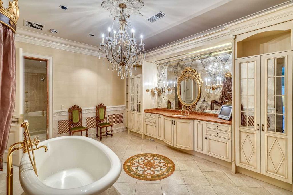 3730 Preserve Bay Boulevard, Panama City Beach, Florida, is built with Authentic Italian Design along the shores of the mesmerizing West Bay waters on the Northwest Florida Gulf Coast. Inspired by the classic Palladian villas of the Veneto in Italy, the Villa Chimera evokes an imperial aura.