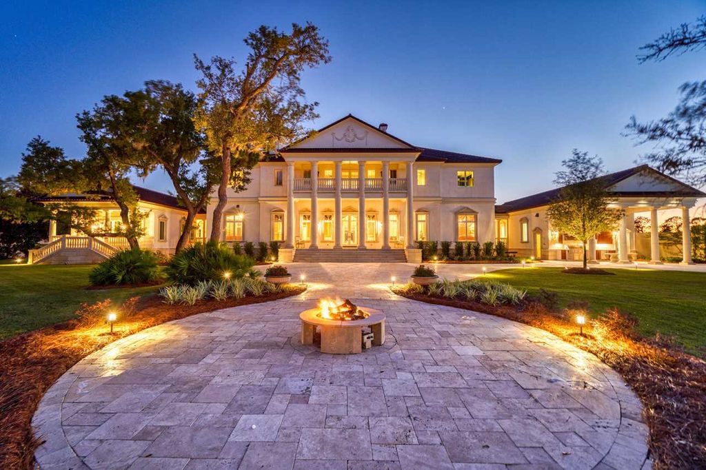3730 Preserve Bay Boulevard, Panama City Beach, Florida, is built with Authentic Italian Design along the shores of the mesmerizing West Bay waters on the Northwest Florida Gulf Coast. Inspired by the classic Palladian villas of the Veneto in Italy, the Villa Chimera evokes an imperial aura.