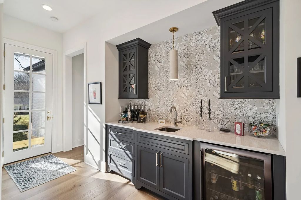 The Home in Nashville is a Gorgeous newer construction designed by P. Shea and built by Craftsman Residential, now available for sale. This home located at 4411B Soper Ave, Nashville, Tennessee