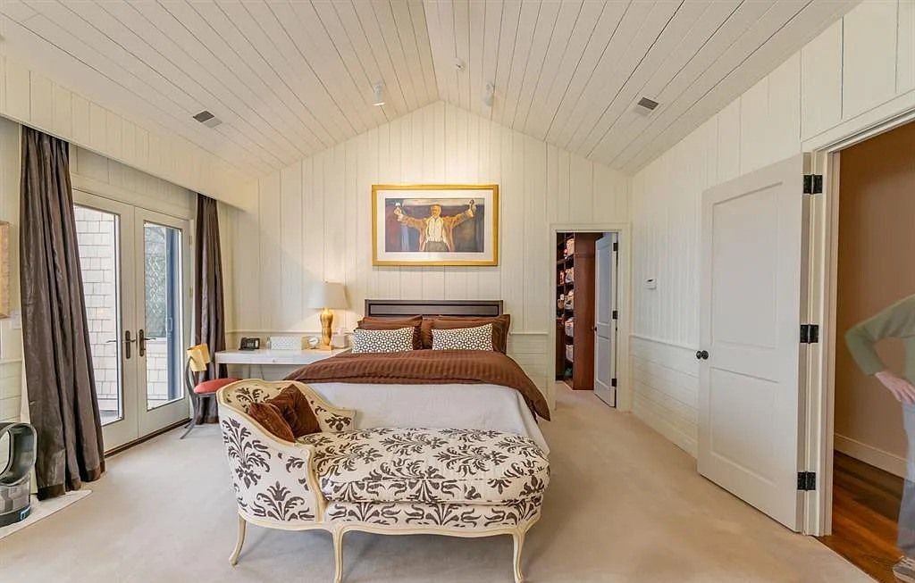 The Estate in Port Huron is a luxurious home filled with spacious natural light now available for sale. This home located at 3201 Conger St, Port Huron, Michigan; offering 04 bedrooms and 08 bathrooms with 5,294 square feet of living spaces. 