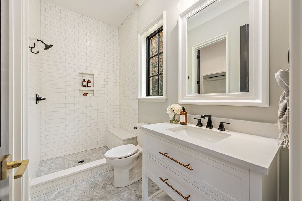 The Estate in Charlotte is a luxurious home showcasing stunning living spaces and amenities now available for sale. This home located at 6015 Lansing Dr, Charlotte, North Carolina; offering 05 bedrooms and 05 bathrooms with 5,712 square feet of living spaces.
