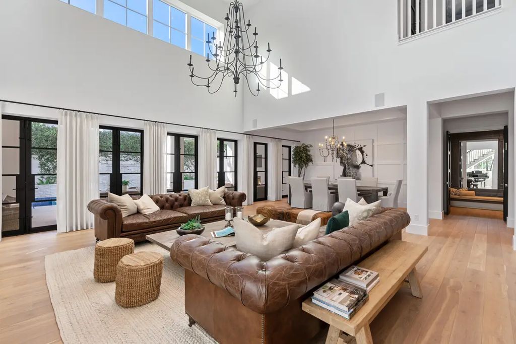 9201 Mercato Way, Naples, Florida is a magnificent gem in the heart of the Residences at Mercato just minutes from the famous Vanderbilt Beach with a custom outdoor oasis, an open floor plan, and designer touches throughout.