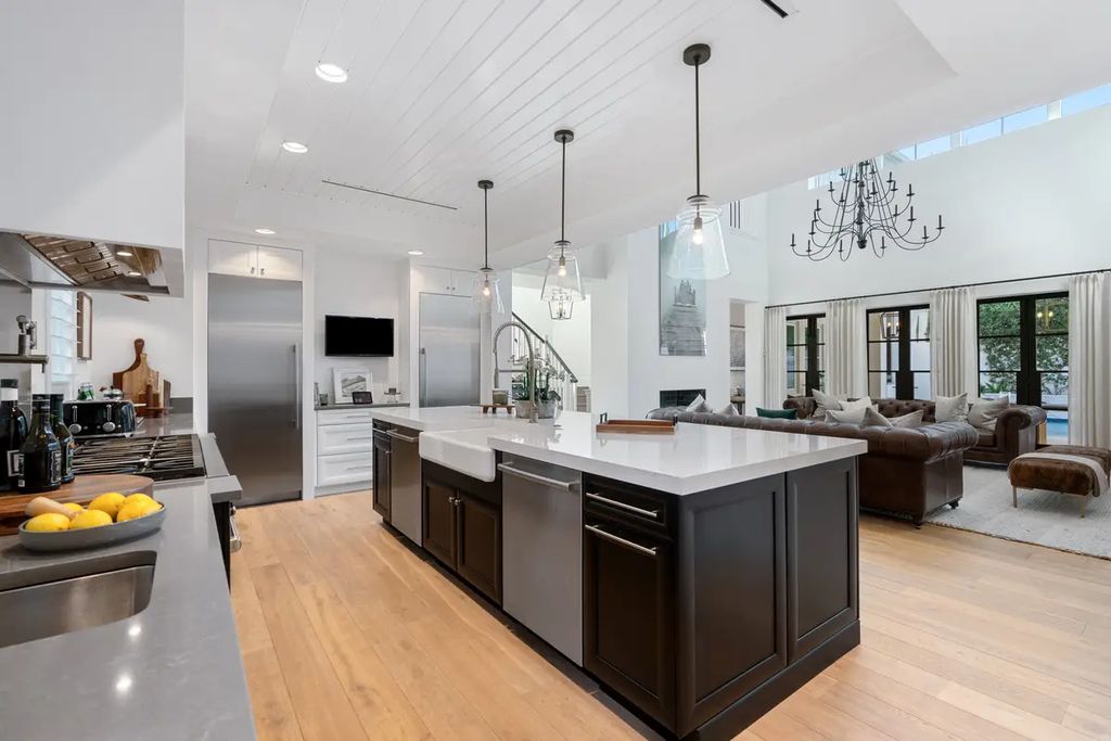 9201 Mercato Way, Naples, Florida is a magnificent gem in the heart of the Residences at Mercato just minutes from the famous Vanderbilt Beach with a custom outdoor oasis, an open floor plan, and designer touches throughout.
