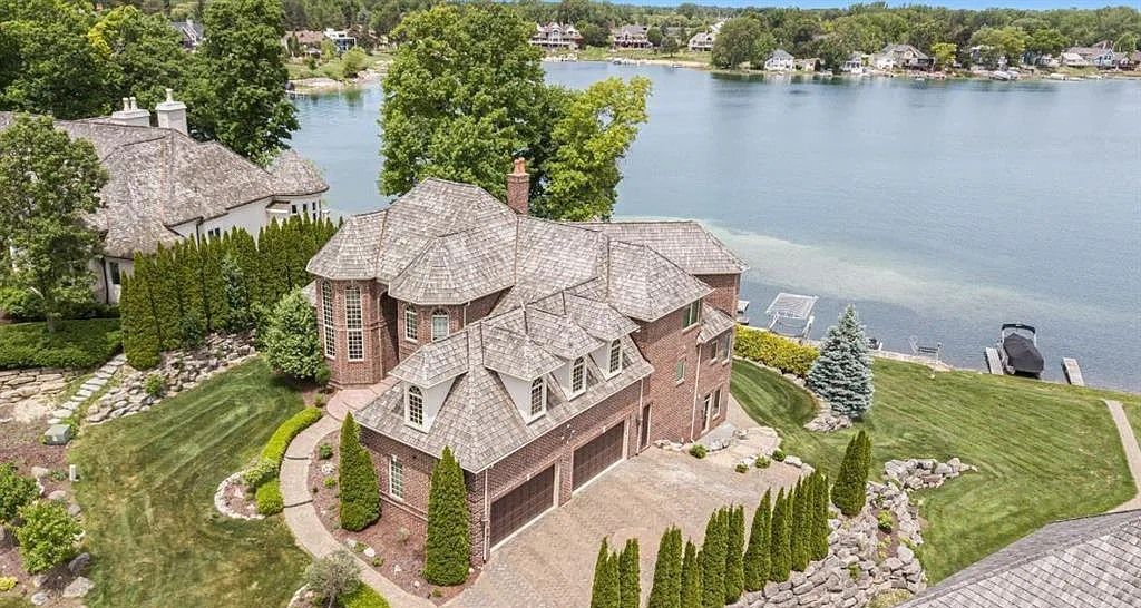 The Home in Fenton is a luxurious home with all the amenities for your elegant lifestyle, now available for sale. This home located at 75 Chateaux Du Lac, Fenton, Michigan