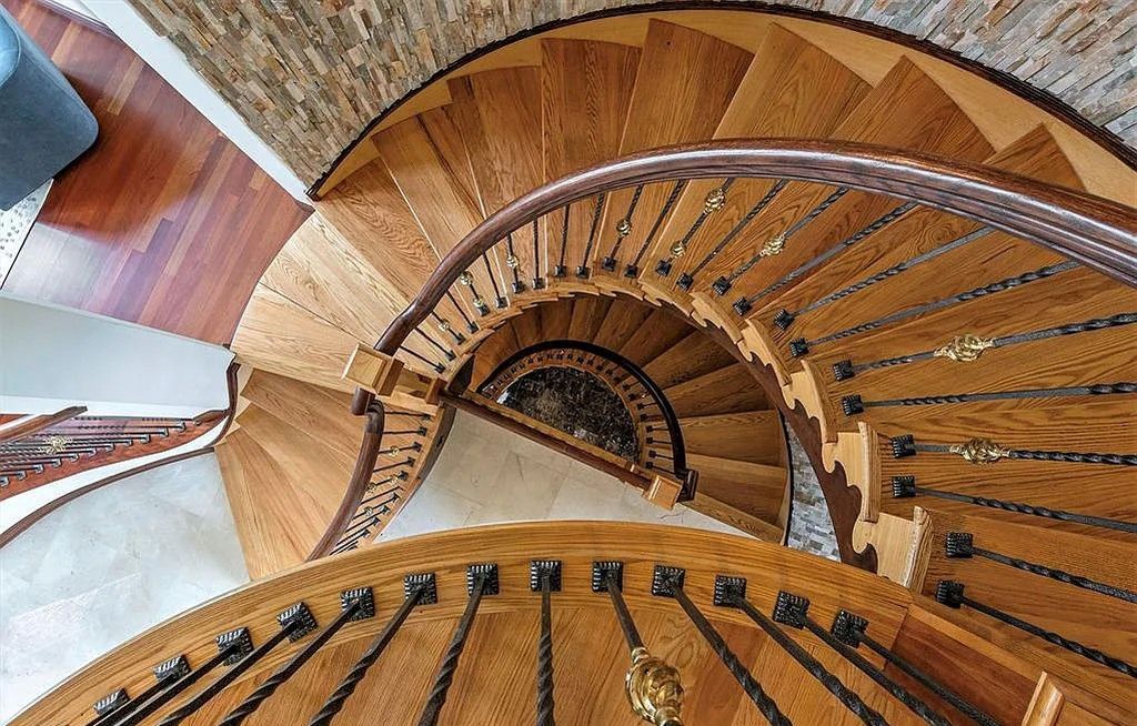 The Home in Fenton is a luxurious home with all the amenities for your elegant lifestyle, now available for sale. This home located at 75 Chateaux Du Lac, Fenton, Michigan