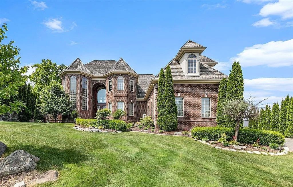 The Home in Fenton is a luxurious home with all the amenities for your elegant lifestyle, now available for sale. This home located at 75 Chateaux Du Lac, Fenton, Michigan