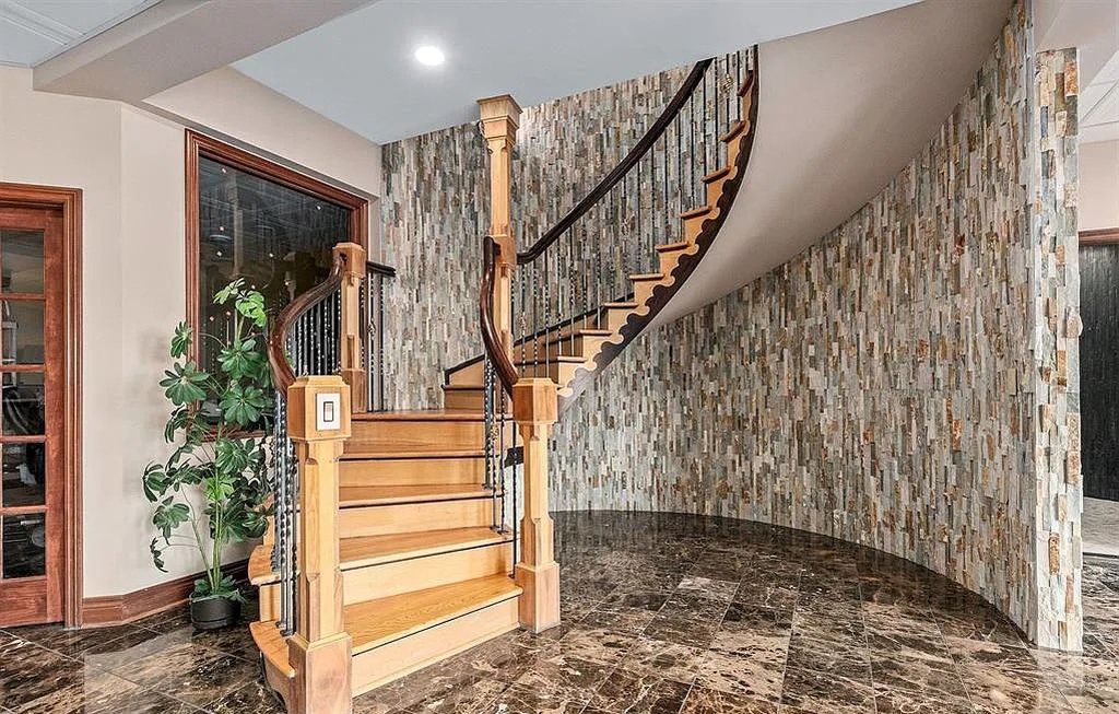 The Home in Fenton is a luxurious home with all the amenities for your elegant lifestyle, now available for sale. This home located at 75 Chateaux Du Lac, Fenton, Michigan