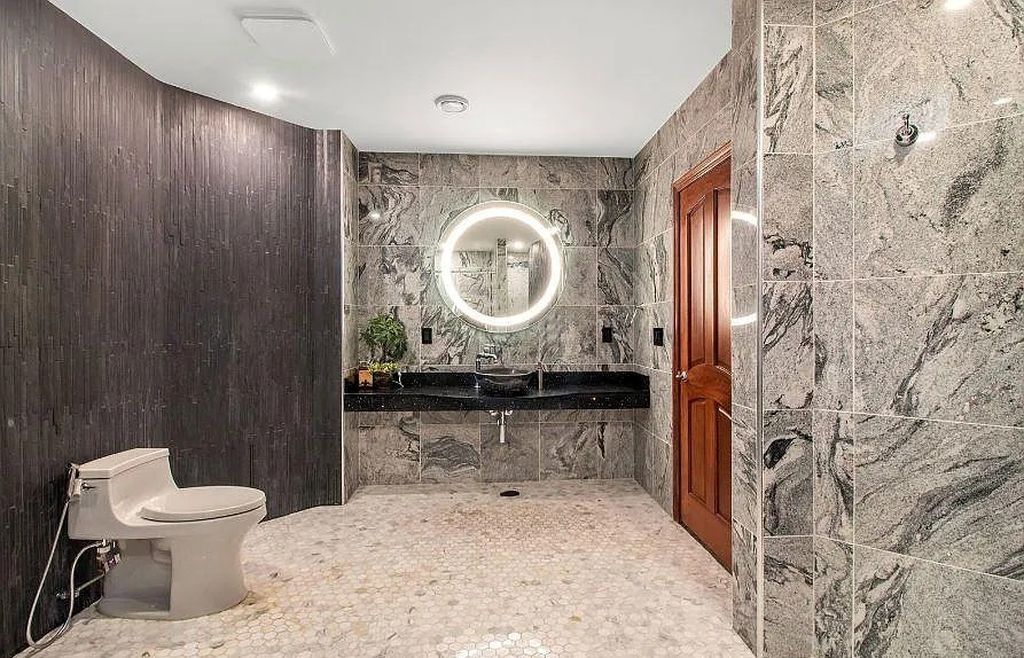 The Home in Fenton is a luxurious home with all the amenities for your elegant lifestyle, now available for sale. This home located at 75 Chateaux Du Lac, Fenton, Michigan