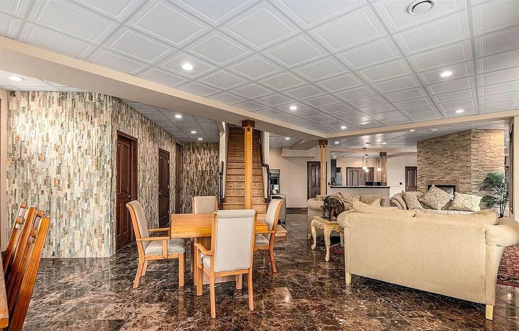 The Home in Fenton is a luxurious home with all the amenities for your elegant lifestyle, now available for sale. This home located at 75 Chateaux Du Lac, Fenton, Michigan