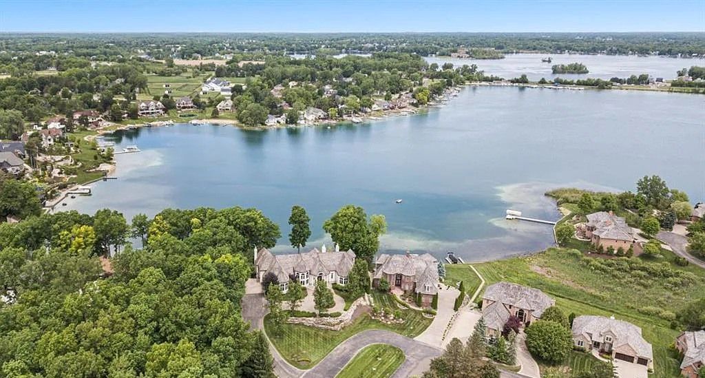 The Home in Fenton is a luxurious home with all the amenities for your elegant lifestyle, now available for sale. This home located at 75 Chateaux Du Lac, Fenton, Michigan