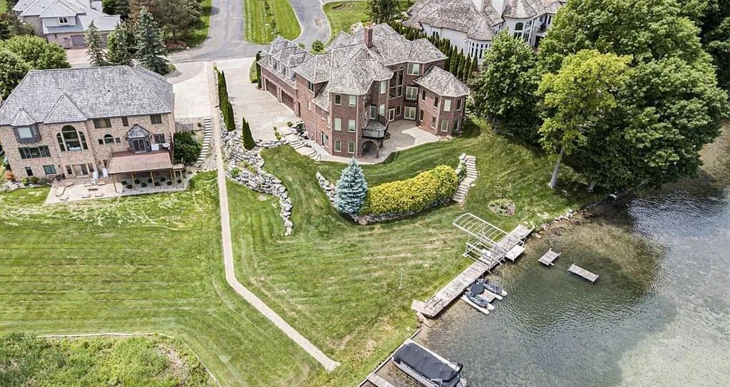 The Home in Fenton is a luxurious home with all the amenities for your elegant lifestyle, now available for sale. This home located at 75 Chateaux Du Lac, Fenton, Michigan