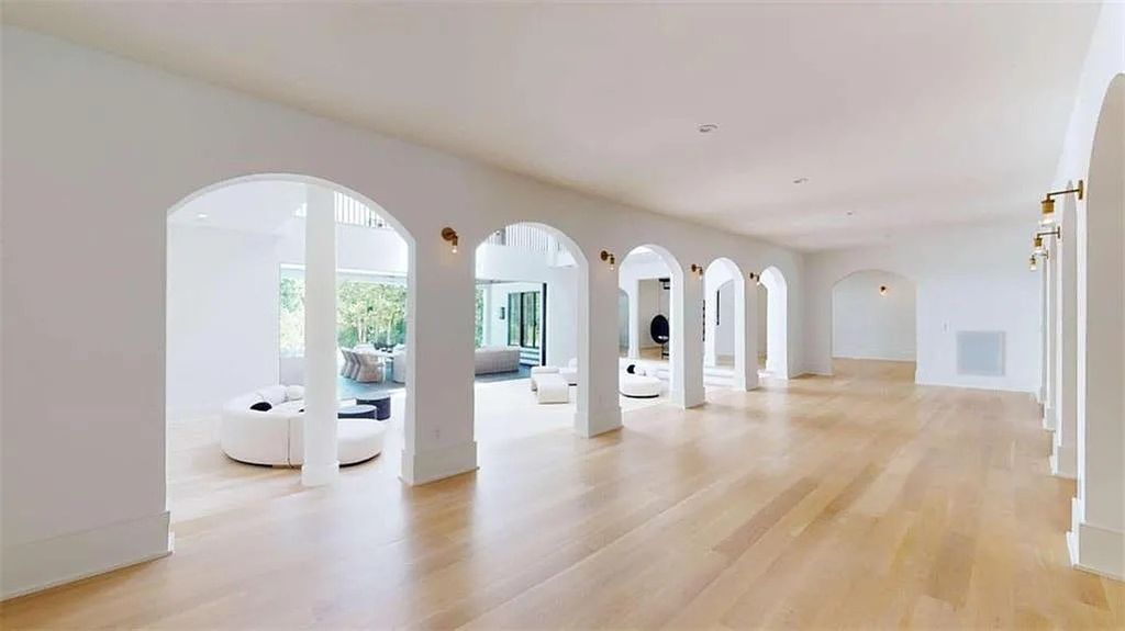The Estate in Atlanta is a luxurious home revealing seamless indoor and outdoor living spaces now available for sale. This home located at 3206 Arden Rd NW, Atlanta, Georgia; offering 07 bedrooms and 08 bathrooms with 17,887 square feet of living spaces.