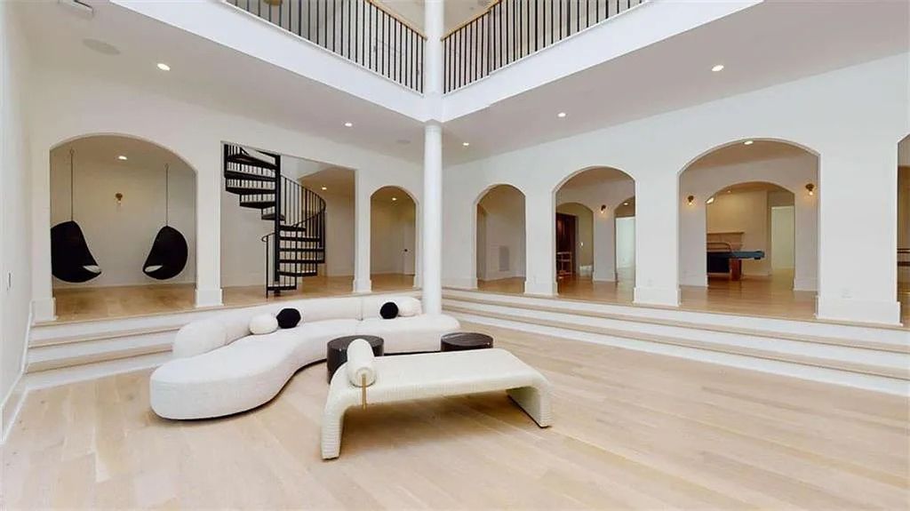 The Estate in Atlanta is a luxurious home revealing seamless indoor and outdoor living spaces now available for sale. This home located at 3206 Arden Rd NW, Atlanta, Georgia; offering 07 bedrooms and 08 bathrooms with 17,887 square feet of living spaces.