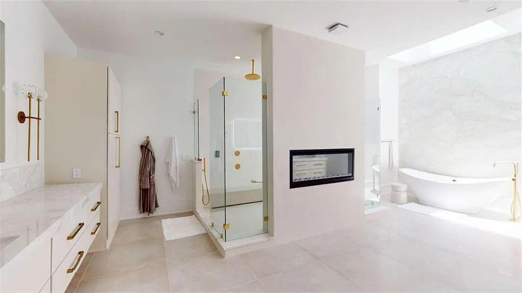 The Estate in Atlanta is a luxurious home revealing seamless indoor and outdoor living spaces now available for sale. This home located at 3206 Arden Rd NW, Atlanta, Georgia; offering 07 bedrooms and 08 bathrooms with 17,887 square feet of living spaces.