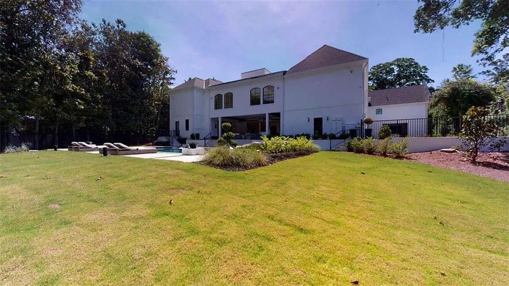 The Estate in Atlanta is a luxurious home revealing seamless indoor and outdoor living spaces now available for sale. This home located at 3206 Arden Rd NW, Atlanta, Georgia; offering 07 bedrooms and 08 bathrooms with 17,887 square feet of living spaces.