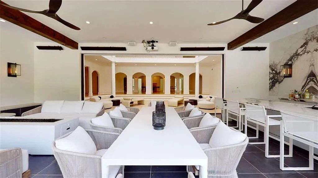 The Estate in Atlanta is a luxurious home revealing seamless indoor and outdoor living spaces now available for sale. This home located at 3206 Arden Rd NW, Atlanta, Georgia; offering 07 bedrooms and 08 bathrooms with 17,887 square feet of living spaces.