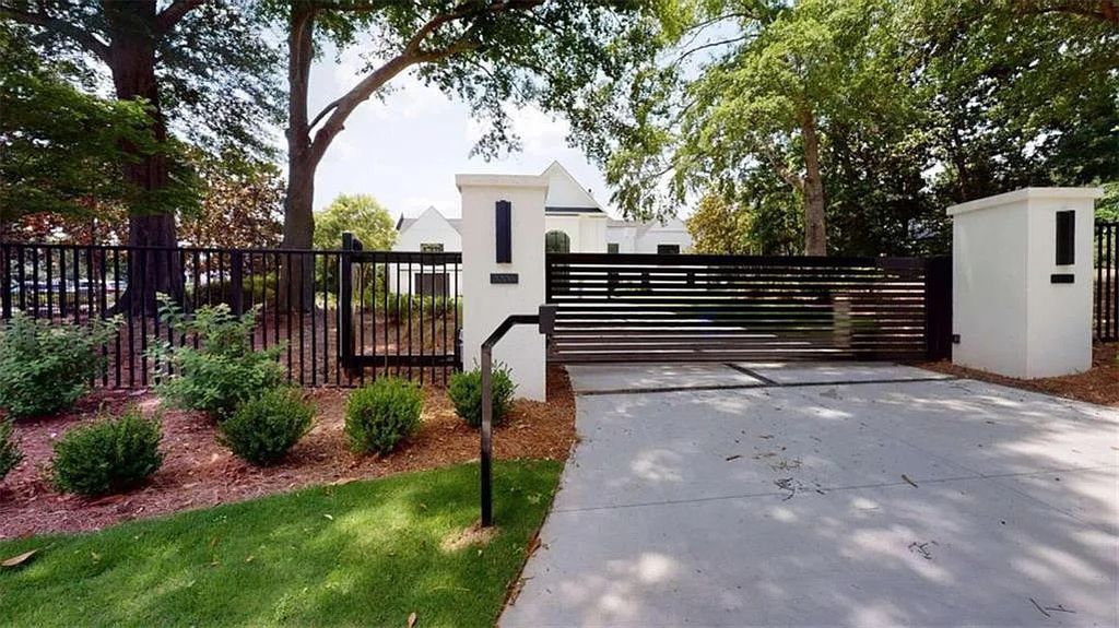The Estate in Atlanta is a luxurious home revealing seamless indoor and outdoor living spaces now available for sale. This home located at 3206 Arden Rd NW, Atlanta, Georgia; offering 07 bedrooms and 08 bathrooms with 17,887 square feet of living spaces.