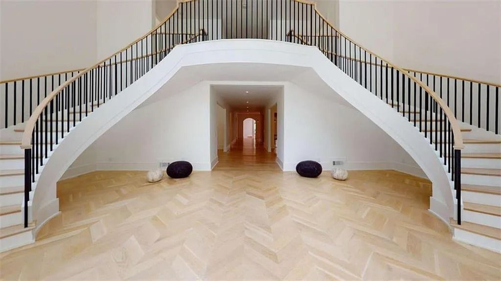 The Estate in Atlanta is a luxurious home revealing seamless indoor and outdoor living spaces now available for sale. This home located at 3206 Arden Rd NW, Atlanta, Georgia; offering 07 bedrooms and 08 bathrooms with 17,887 square feet of living spaces.