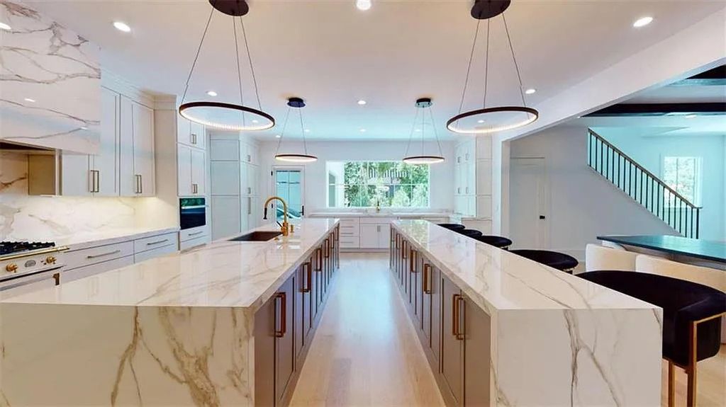 The Estate in Atlanta is a luxurious home revealing seamless indoor and outdoor living spaces now available for sale. This home located at 3206 Arden Rd NW, Atlanta, Georgia; offering 07 bedrooms and 08 bathrooms with 17,887 square feet of living spaces.