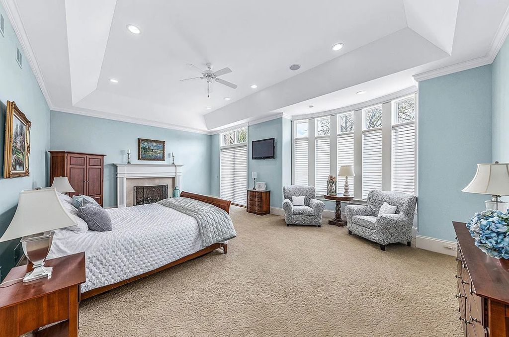 The Estate in Naperville is a luxurious home of architectural perfection and exceptional features now available for sale. This home located at 8S061 Indiana Ave, Naperville, Illinois; offering 05 bedrooms and 10 bathrooms with 9,940 square feet of living spaces.