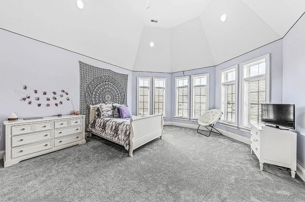 The Estate in Naperville is a luxurious home of architectural perfection and exceptional features now available for sale. This home located at 8S061 Indiana Ave, Naperville, Illinois; offering 05 bedrooms and 10 bathrooms with 9,940 square feet of living spaces.