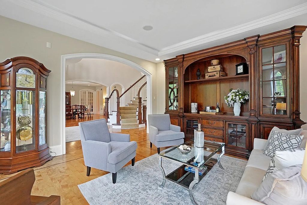 The Estate in Naperville is a luxurious home of architectural perfection and exceptional features now available for sale. This home located at 8S061 Indiana Ave, Naperville, Illinois; offering 05 bedrooms and 10 bathrooms with 9,940 square feet of living spaces.