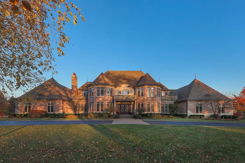 The Estate in Naperville is a luxurious home of architectural perfection and exceptional features now available for sale. This home located at 8S061 Indiana Ave, Naperville, Illinois; offering 05 bedrooms and 10 bathrooms with 9,940 square feet of living spaces.