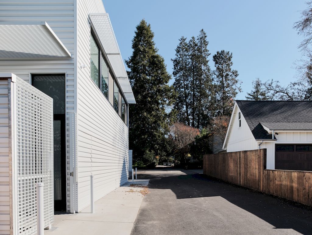 212 Tucker House in California by Stanley Saitowitz Natoma Architects