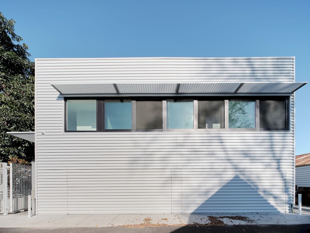 212 Tucker House in California by Stanley Saitowitz Natoma Architects