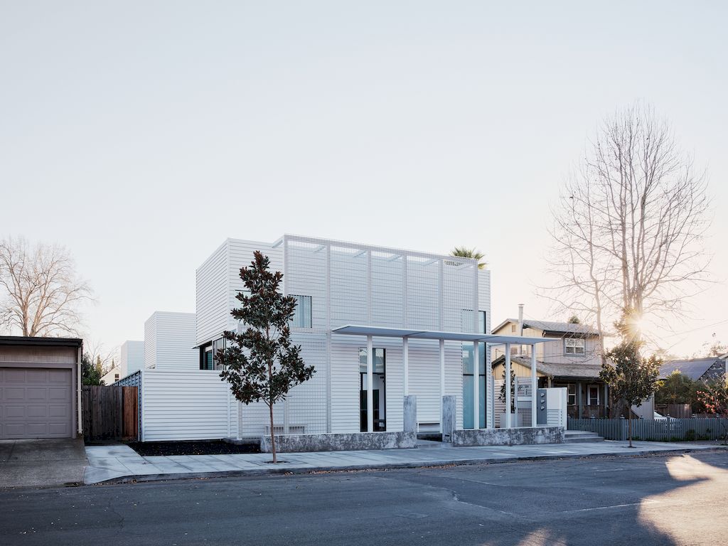 212 Tucker House in California by Stanley Saitowitz Natoma Architects