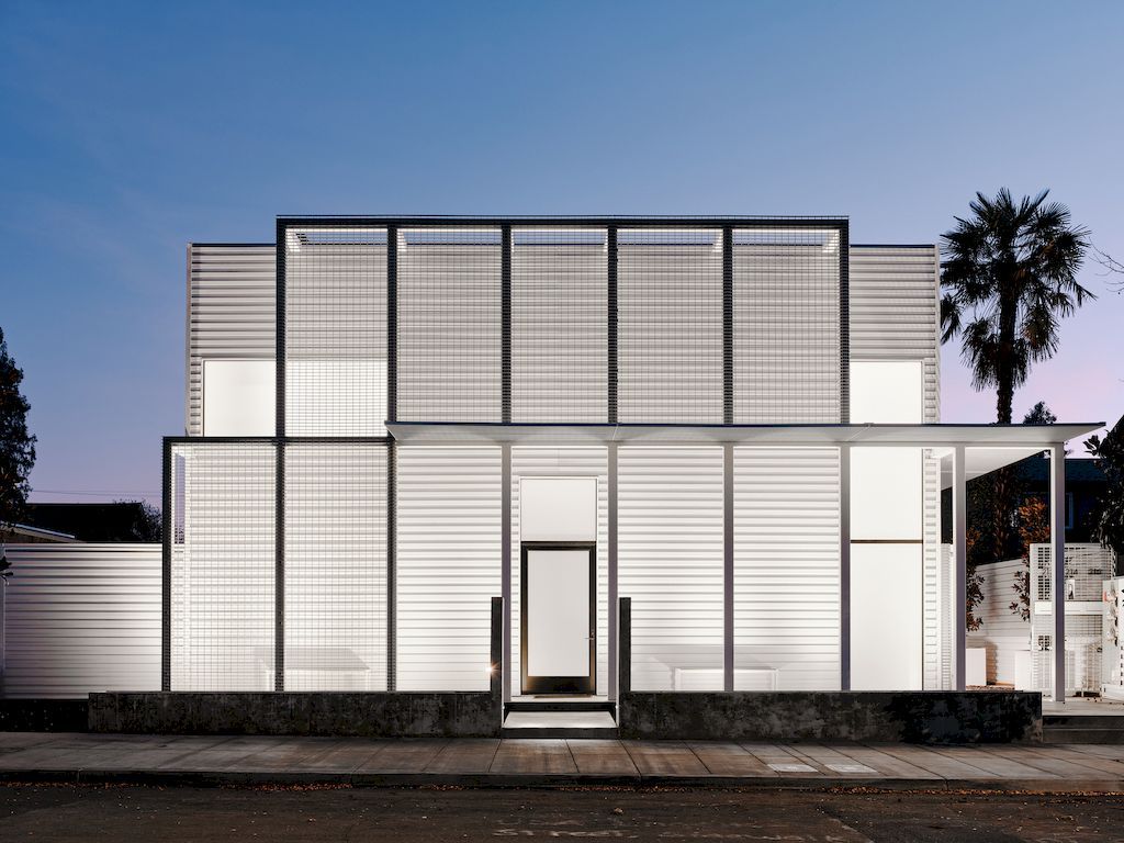 212 Tucker House in California by Stanley Saitowitz Natoma Architects