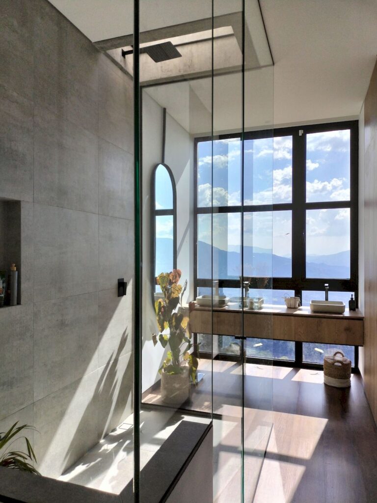 Balcony House to Enjoy Incredible Views of Nature by Bassico Arquitectos 22