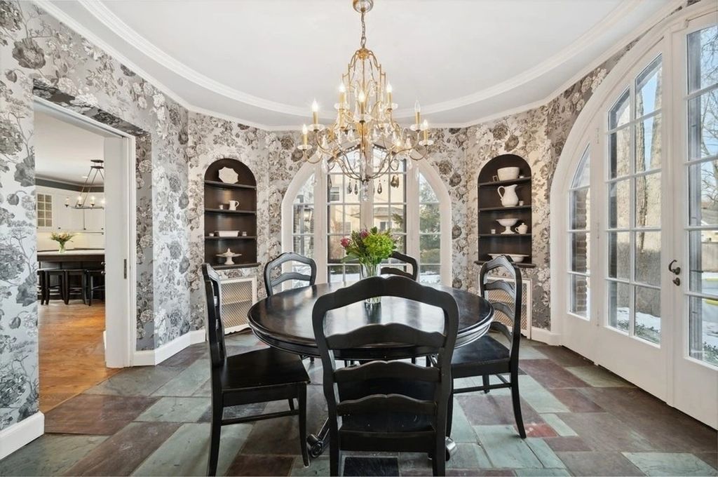 The House in Kenilworth is a distinguished home with a stately circular drive boasts an extra large lot...over a half acre, now available for sale. This home located at 355 Kenilworth Ave, Kenilworth, Illinois