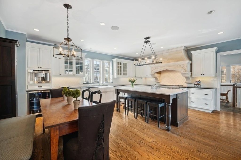 The House in Kenilworth is a distinguished home with a stately circular drive boasts an extra large lot...over a half acre, now available for sale. This home located at 355 Kenilworth Ave, Kenilworth, Illinois