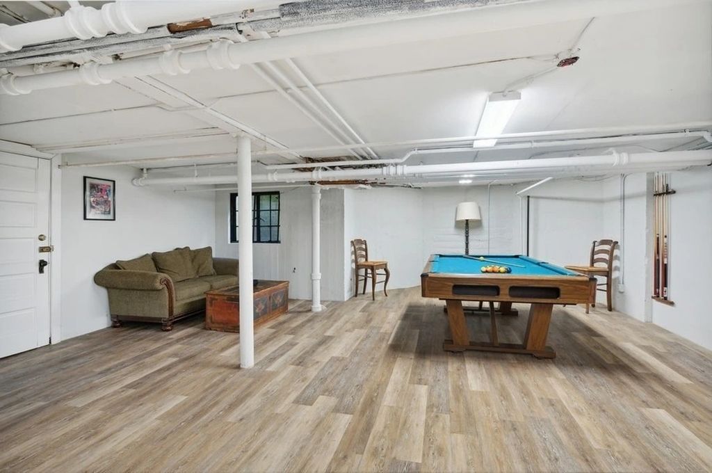 The House in Kenilworth is a distinguished home with a stately circular drive boasts an extra large lot...over a half acre, now available for sale. This home located at 355 Kenilworth Ave, Kenilworth, Illinois