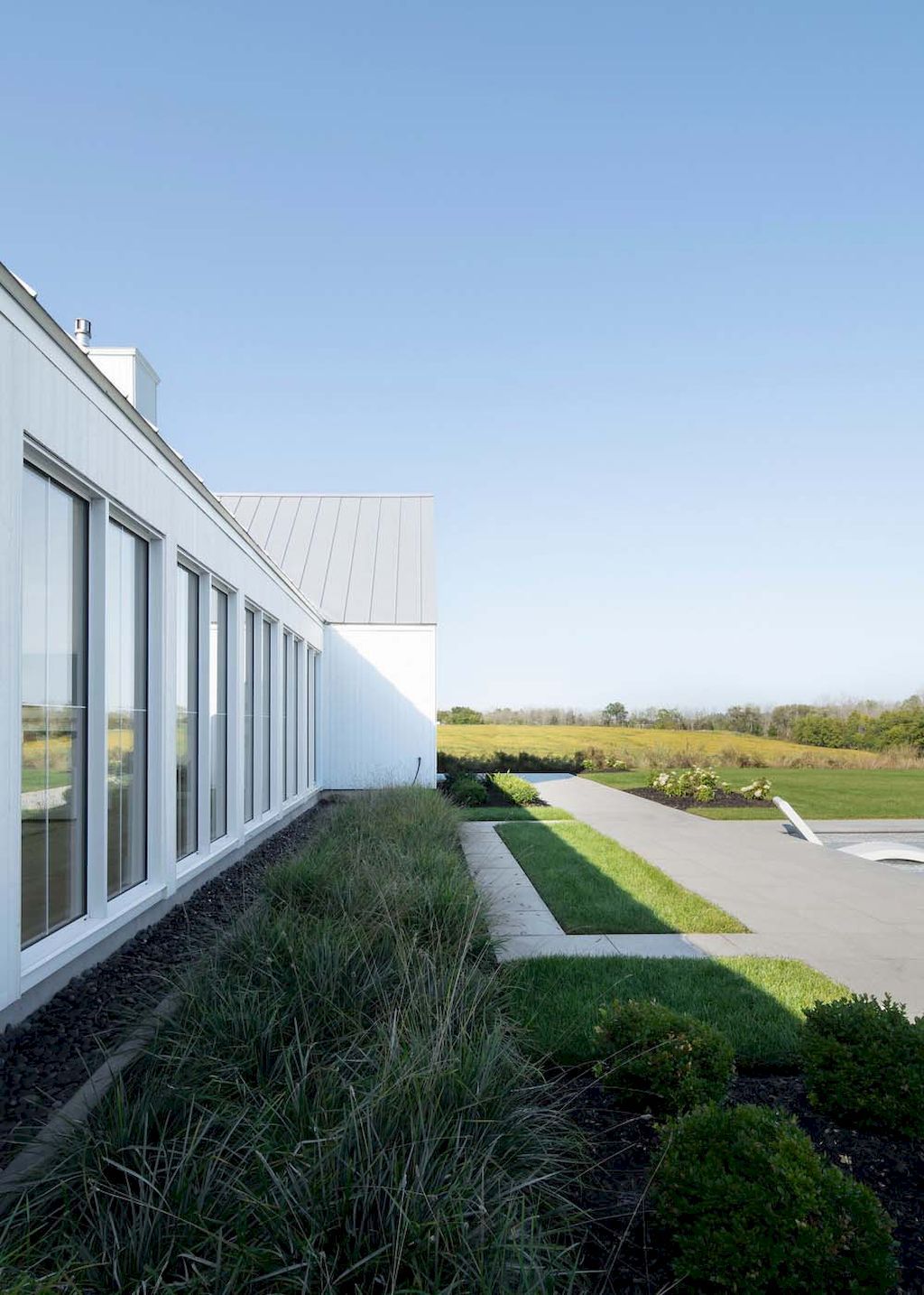 Comtois Residence, a Stunning Private Monochromatic home by DKA