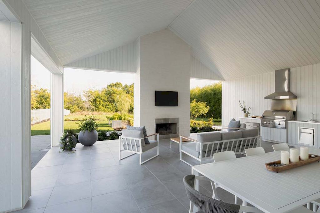 Comtois Residence, a Stunning Private Monochromatic home by DKA