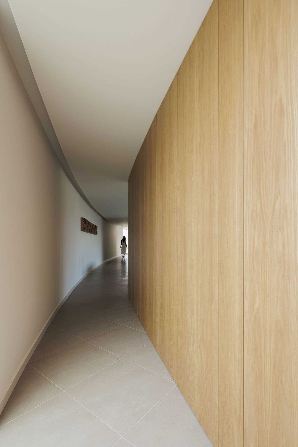Casa 109, Peaceful Pure white block by FRARI - architecture network