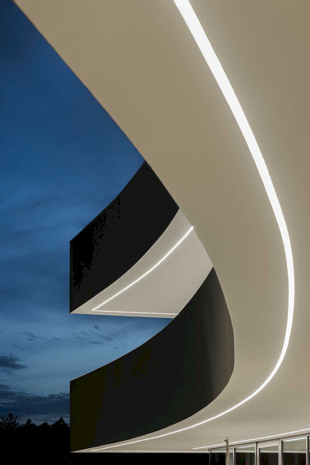 Casa 109, Peaceful Pure white block by FRARI - architecture network