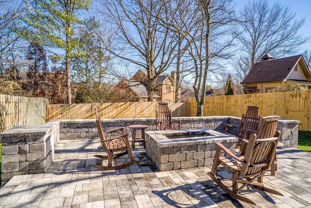 The Estate in Nashville is a luxurious home having all amenities and more, especially a newly built amazing outdoor living space with bar/dining area now available for sale. This home located at 4506B Belmont Park Ter, Nashville, Tennessee; offering 05 bedrooms and 04 bathrooms with 4,074 square feet of living spaces.