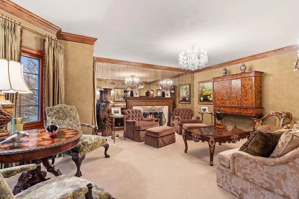 The Estate in Oconomowoc is a luxurious home with luxurious details throughout and unparalleled lakefront views now available for sale. This home located at 34595 Springbank Rd, Oconomowoc, Wisconsin; offering 04 bedrooms and 04 bathrooms with 5,694 square feet of living spaces.