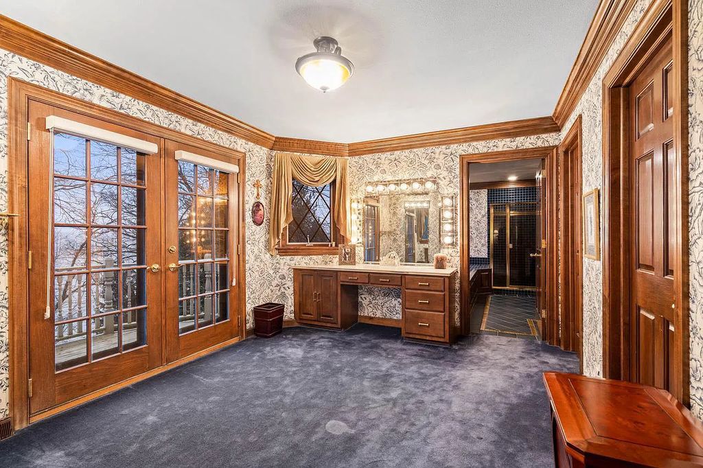 The Estate in Oconomowoc is a luxurious home with luxurious details throughout and unparalleled lakefront views now available for sale. This home located at 34595 Springbank Rd, Oconomowoc, Wisconsin; offering 04 bedrooms and 04 bathrooms with 5,694 square feet of living spaces.