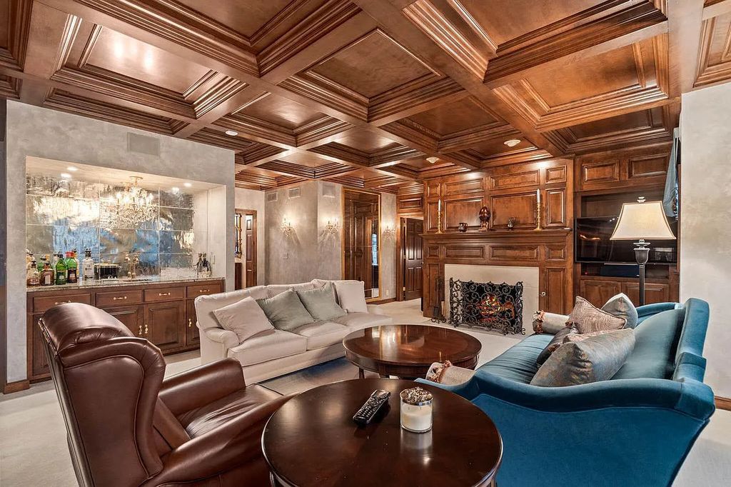 The Estate in Oconomowoc is a luxurious home with luxurious details throughout and unparalleled lakefront views now available for sale. This home located at 34595 Springbank Rd, Oconomowoc, Wisconsin; offering 04 bedrooms and 04 bathrooms with 5,694 square feet of living spaces.