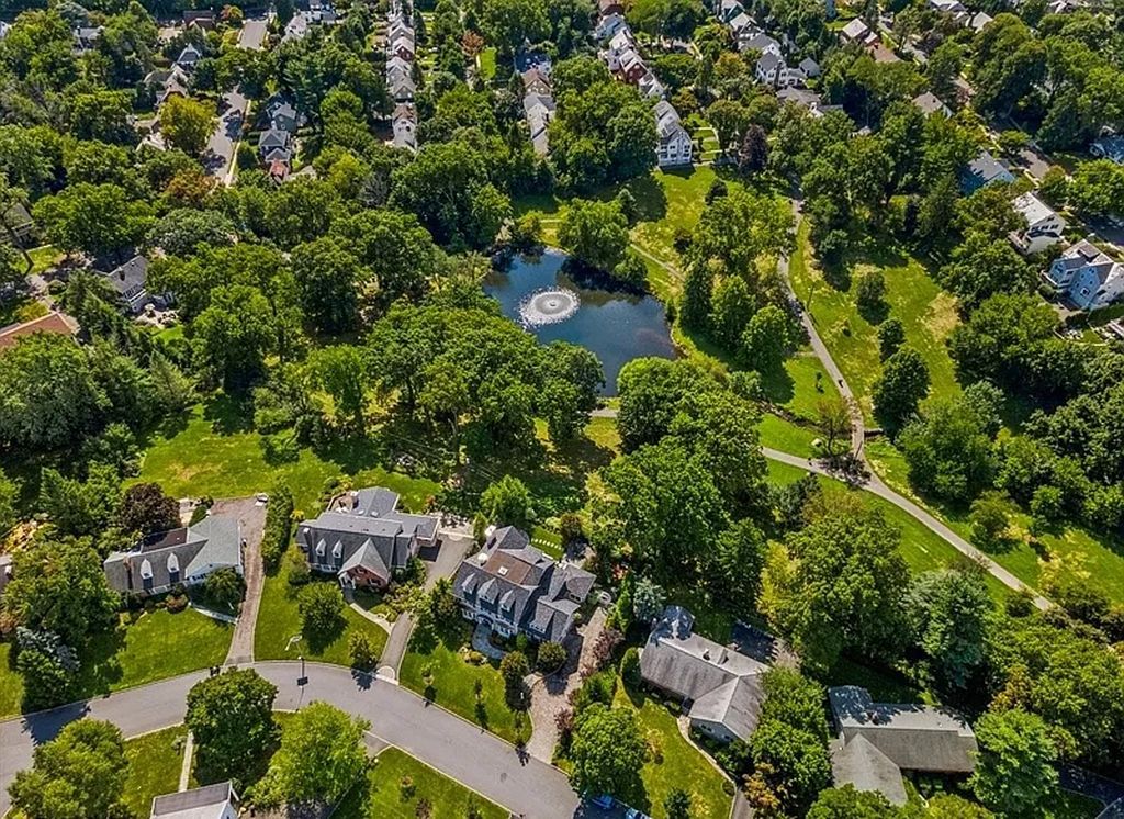 The Estate in Montclair Twp. is a luxurious home commanding stunning and picturesque panoramic views of the park now available for sale. This home located at 30 Club Rd, Montclair Twp., New Jersey; offering 06 bedrooms and 07 bathrooms with 6,500 square feet of living spaces. 
