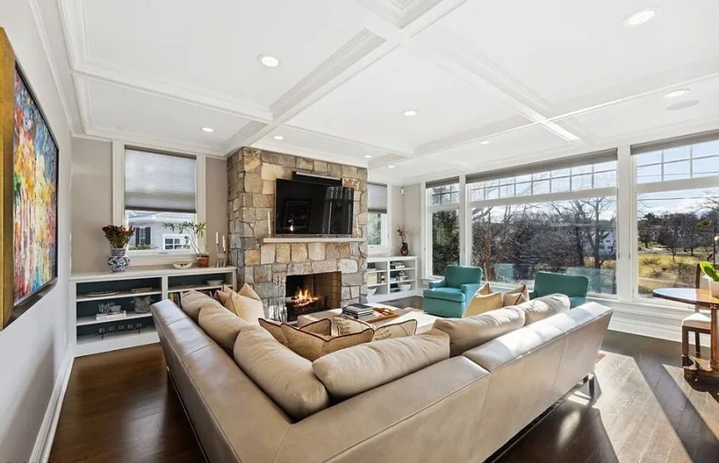 The Estate in Montclair Twp. is a luxurious home commanding stunning and picturesque panoramic views of the park now available for sale. This home located at 30 Club Rd, Montclair Twp., New Jersey; offering 06 bedrooms and 07 bathrooms with 6,500 square feet of living spaces. 