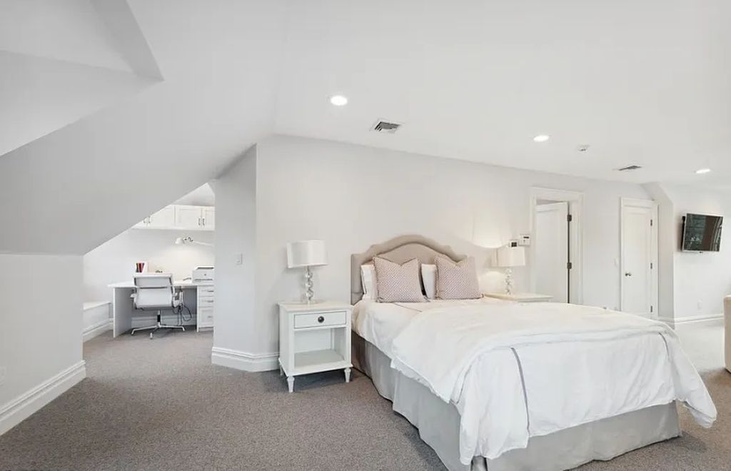 The Estate in Montclair Twp. is a luxurious home commanding stunning and picturesque panoramic views of the park now available for sale. This home located at 30 Club Rd, Montclair Twp., New Jersey; offering 06 bedrooms and 07 bathrooms with 6,500 square feet of living spaces. 